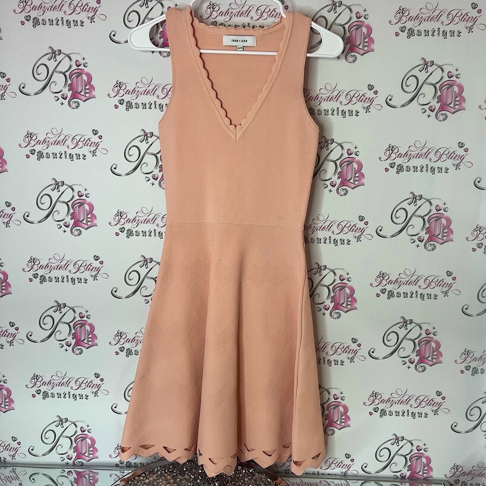 John + Jenn dress Peach Scalloped Mini Dress thick flattering fabric light